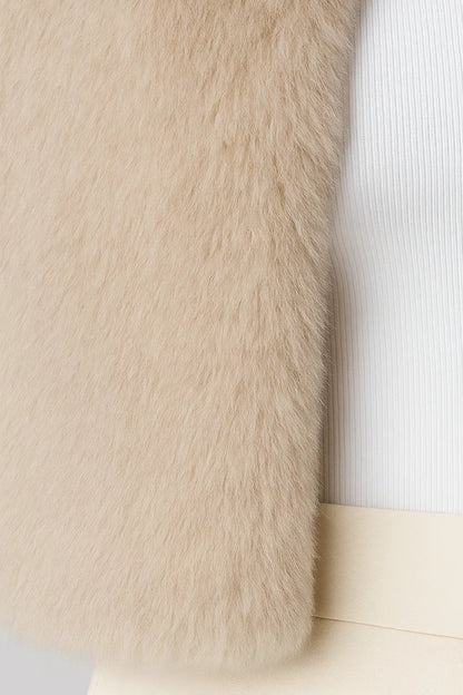 Manteau Court en Fausse Fourrure | Élégant et Douillet | Style Moderne