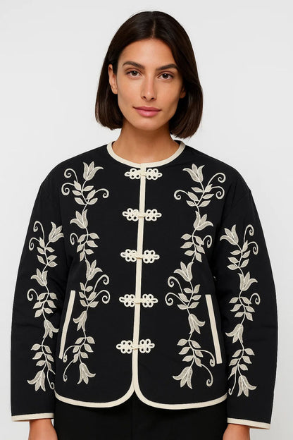 Vestes Brodées | Veste courte à motifs floraux femme | Élégance artisanale et confort moderne