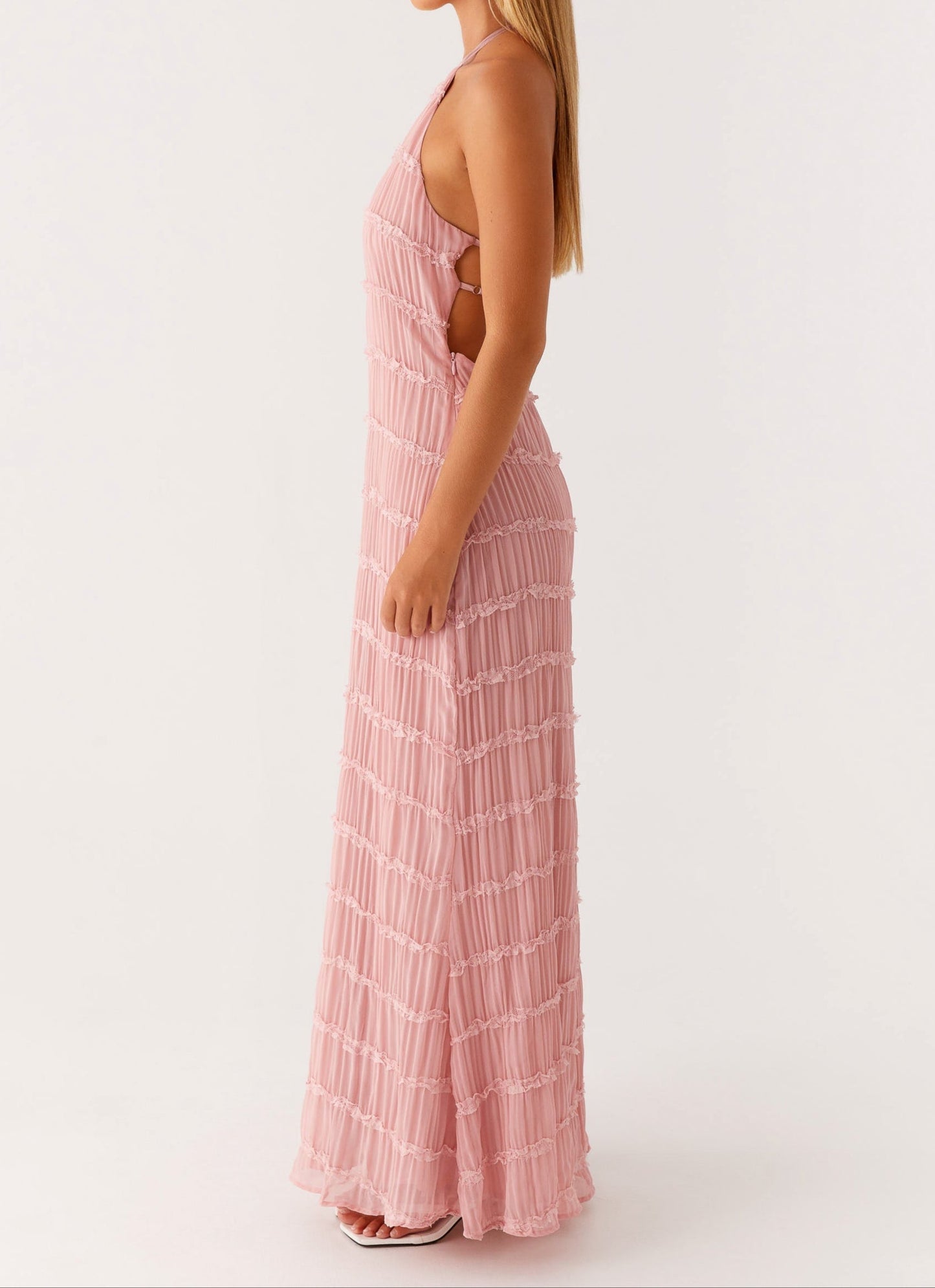 Élise - Robe Maxi Chic Invitée Mariage Femme avec Col Halter et Texture Géométrique en Relief